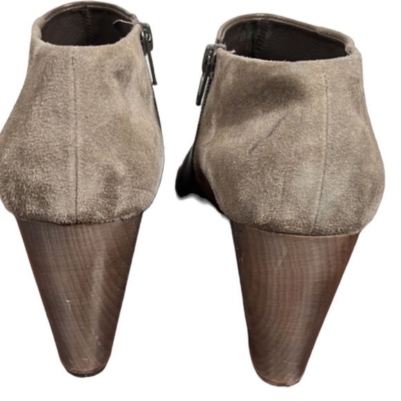 Coclico Elurra Suede Wedge Bootie In Taupe Size 8.5 - Picture 5 of 13